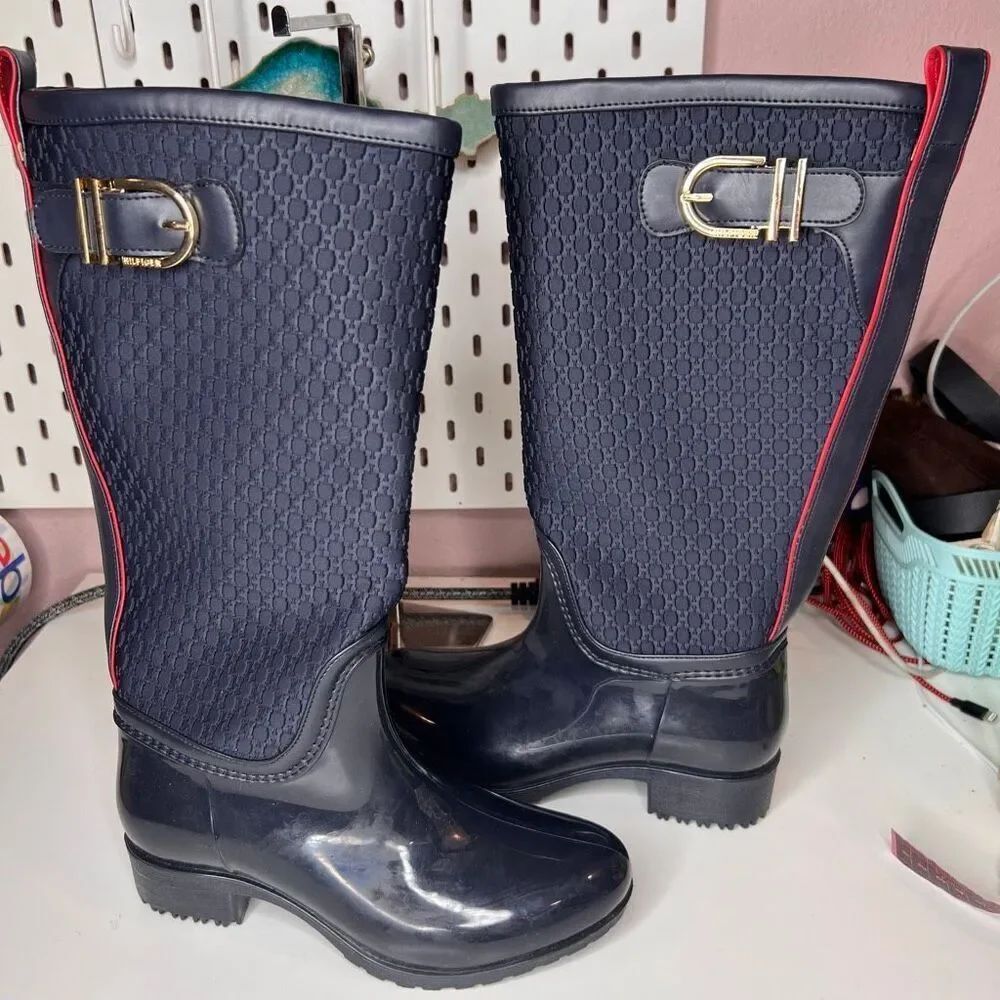 Tommy Hilfiger Fhibe rain boots featuring a black rubber lower portion and a nav